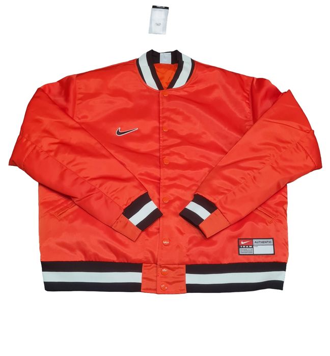 Мъжко Яке Nike Sb Terma-Fit 

Чисто ново с етикети. 

Размер L

Цена 1