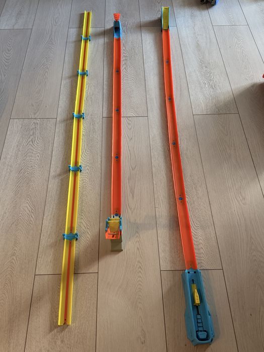 Hot wheels track