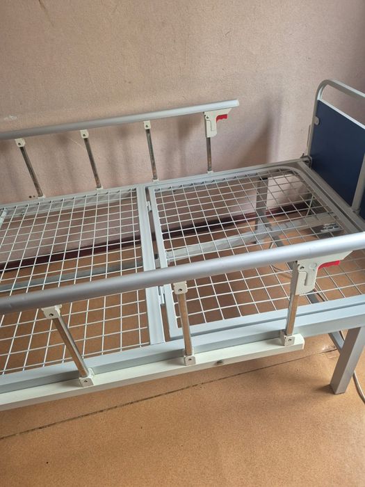 Кровать медицинская