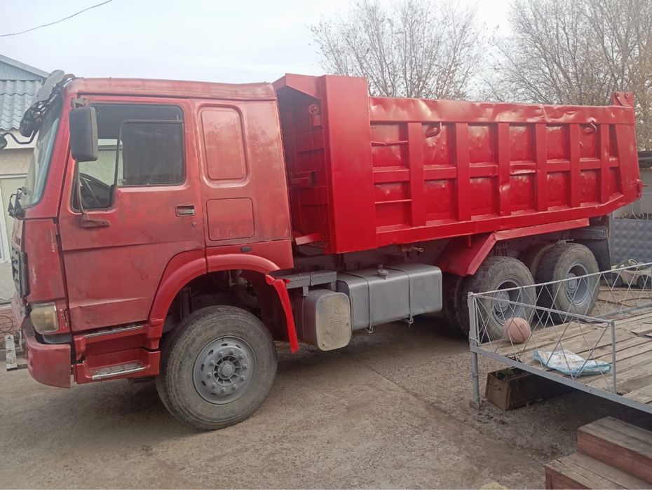 HOWO HW76 Самосвал