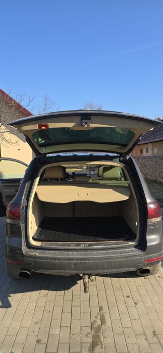 Vand Touareg sau schimb cu suv mai nou .