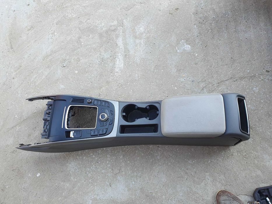 Consola cotiera Audi A4 b8 volan pe stanga