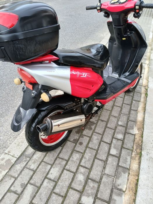 Китайски скутер Junway YY50QT28