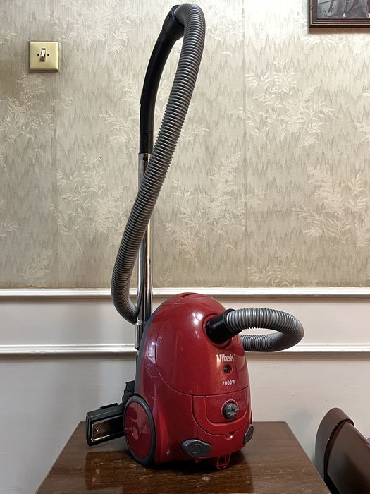 Пылесос Vitek VT2000