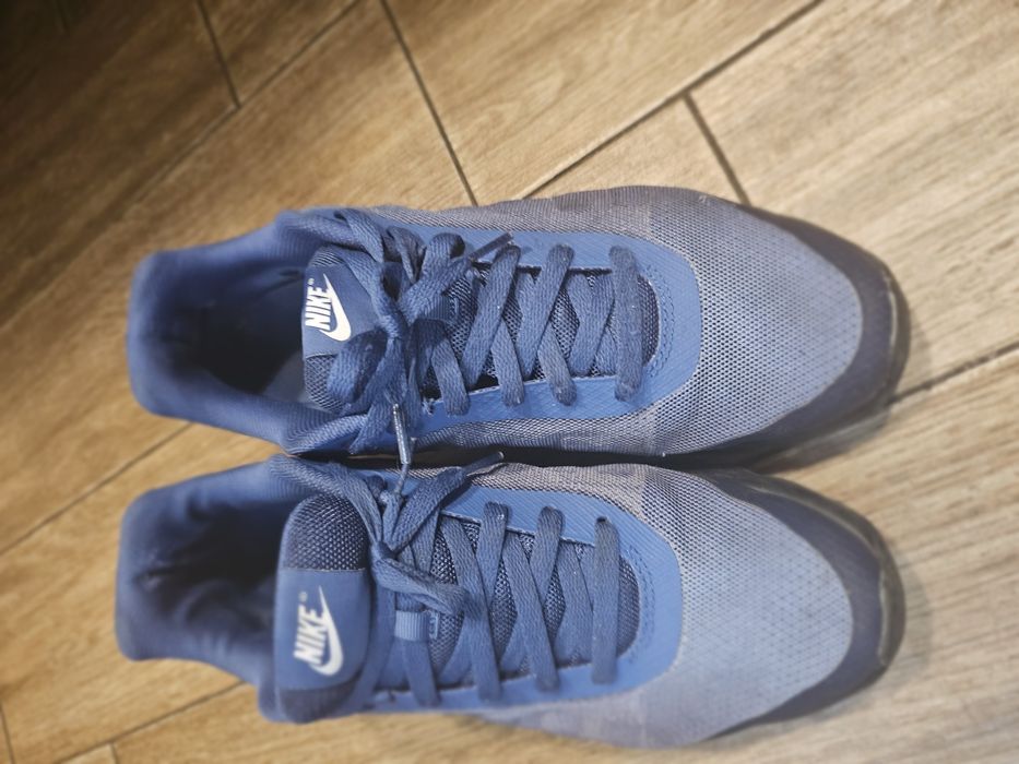 Маратонки сини наик