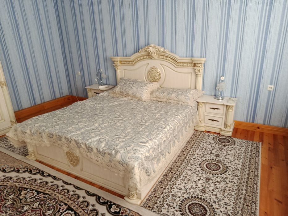 Продается спальный гарнитур