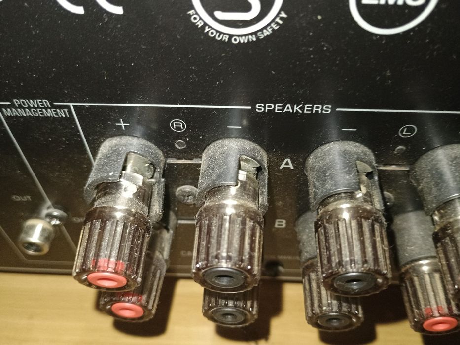 Продавам Yamaha R-S 300