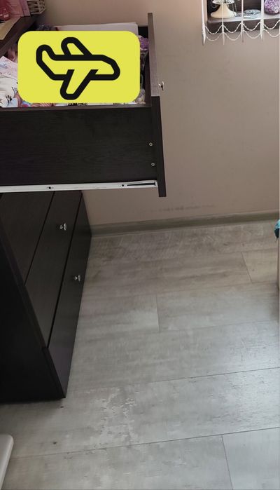 Скрин венге с 4 чекмеджета
