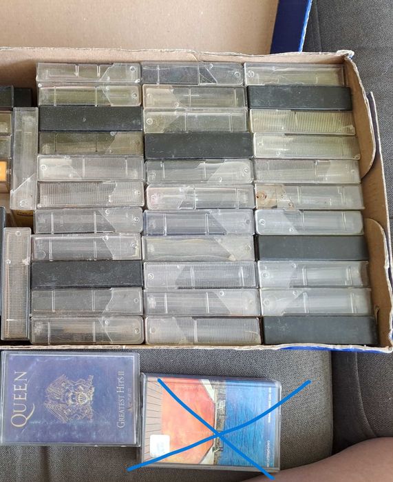 Аудио касети с музика и др.