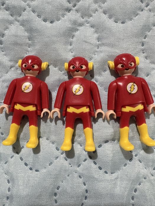 Kinder Surprise - DC Playmobi