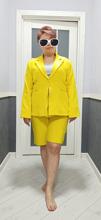 Костюм желтый 48-50 размера