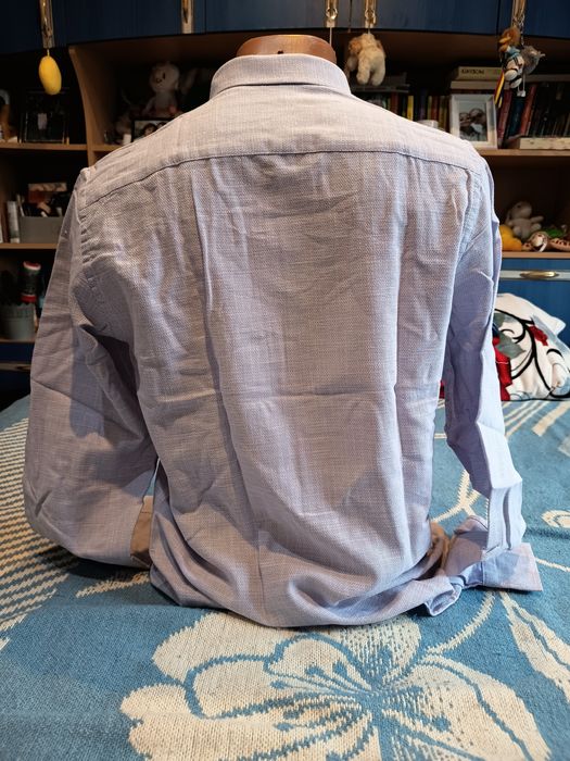 Cămăși bărbătești Tommy și Gant