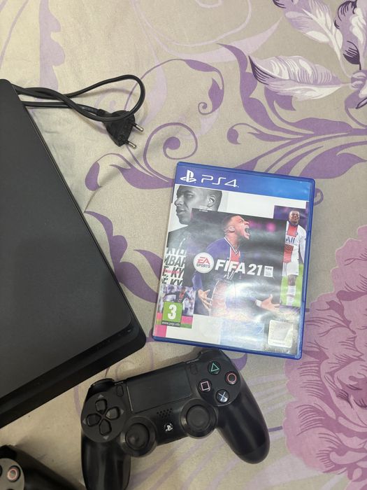 Ps4 с вградени игри