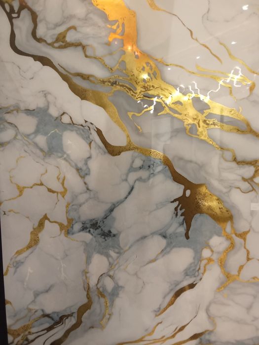 Продавам стени  панели и  Интериорни врати