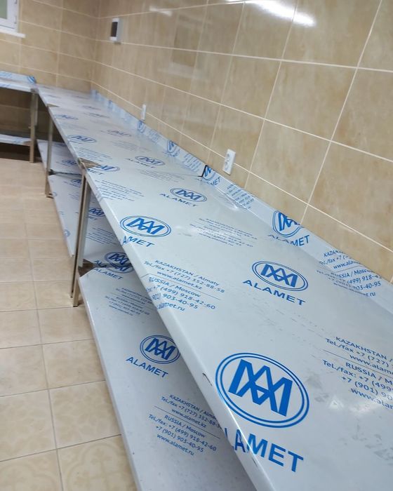 Kafa va restoranlar uchun moyka va stollar