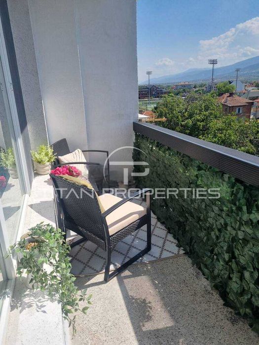 Двустаен обзаведен апартамент Коматево