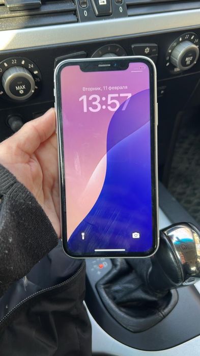 Продам айфон xr