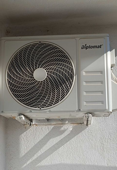 Инверторен климатик Дипломат 12 Wi-fi