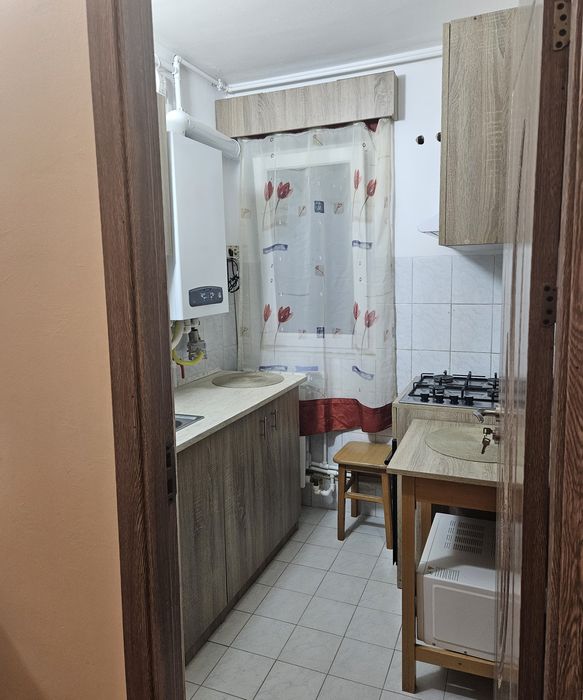 Garsoniera de închiriat 300 e