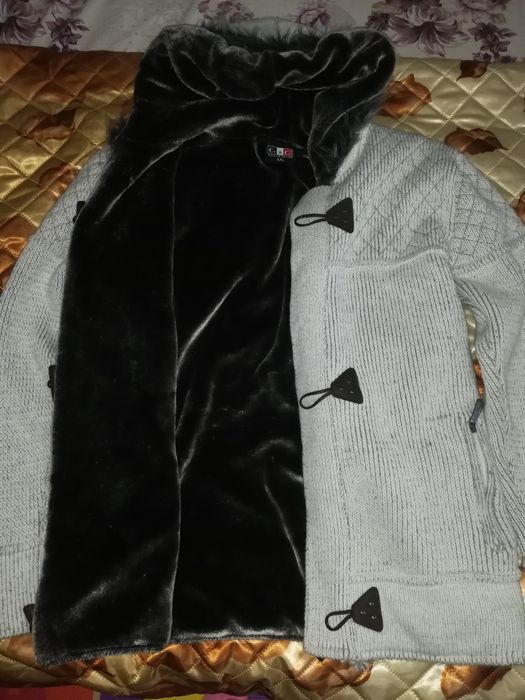 Чисно ново яке, много мека материя.