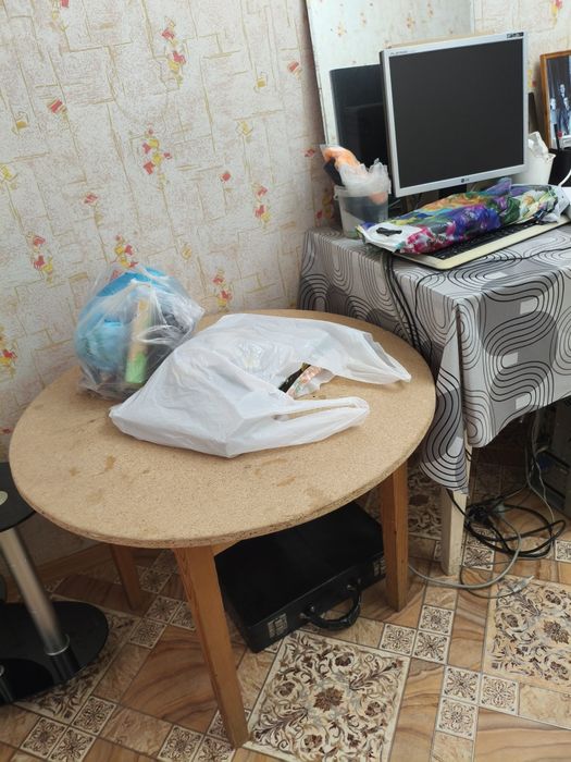 Продам столы всякие разные