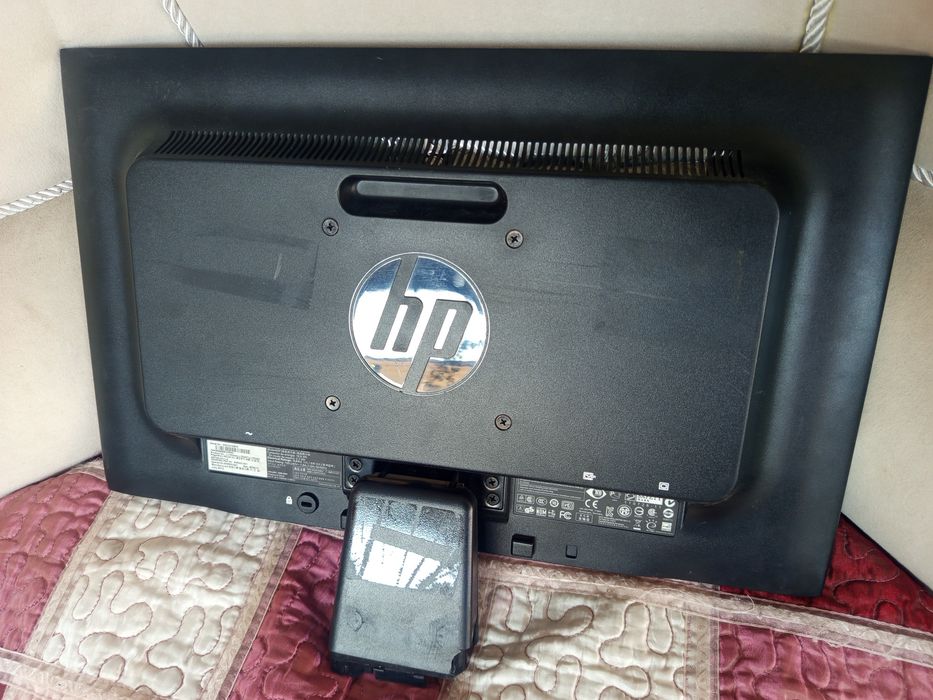 Монитор диагональ 20 .