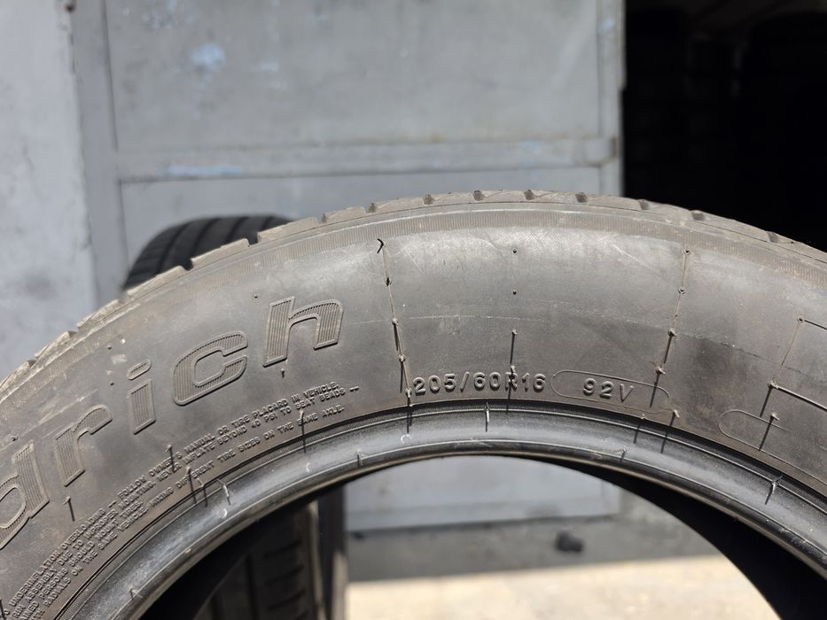 2 бр. летни гуми 205/60/16 BF Goodrich DOT 0322 5 mm