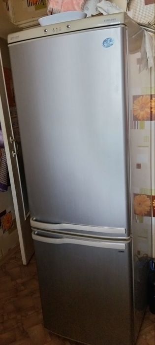 Продам холодильник