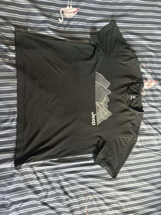 Tricou jeep gri