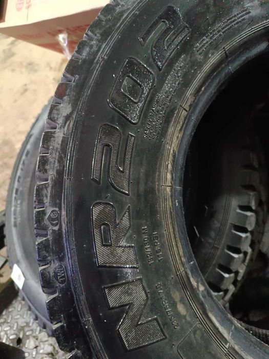 Шины грузовые 235/75/17,5