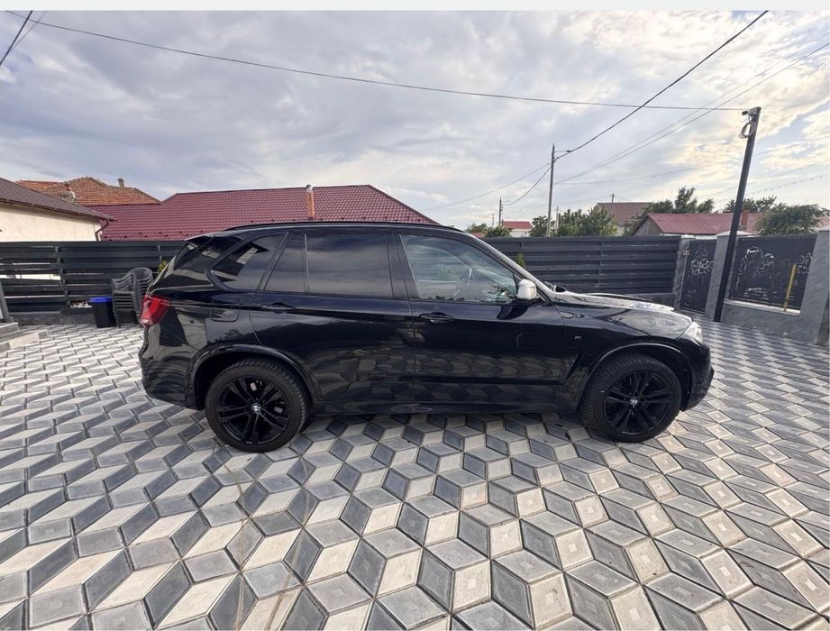 BMW X5 F15 M50 din fabrica 381CP 7 Locuri fara probleme