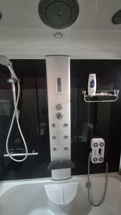 Cadă cu cabină de duș și hidromasaj – Radio FM, Iluminare, Stare foarte bună