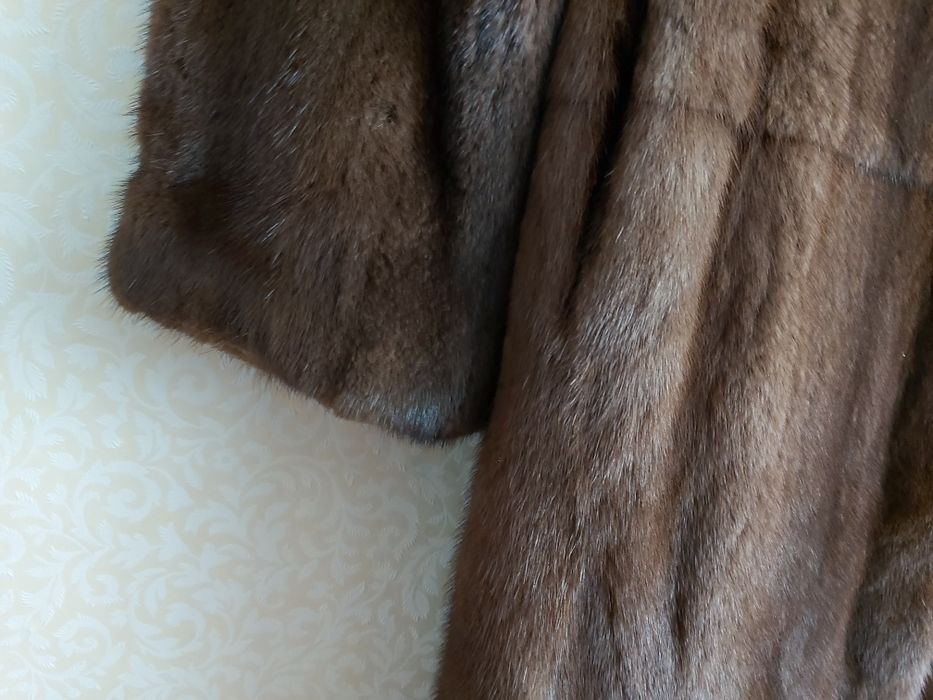 Продам Норковую Шубу (Орех)