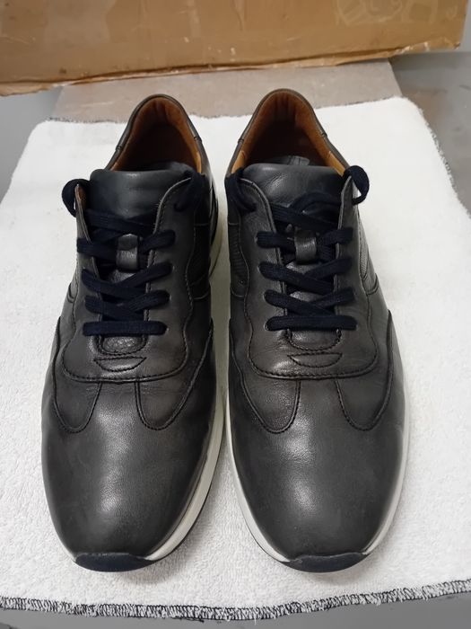 Vând LLOYD, pantofi sport cu șiret, culoare gri șobolan închis, măs 46