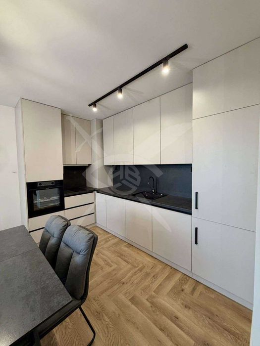 Продава се Двустаен апартамент в Пловдив, Остромила - 85 кв.м за 921 €/кв.м - Снимка #2