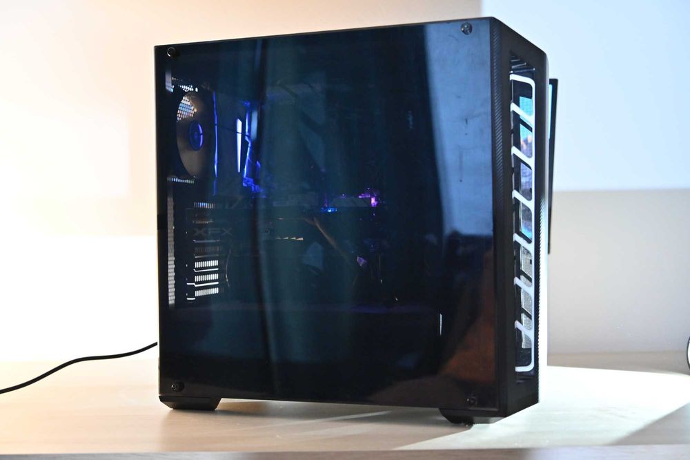 Vand/Schimb desktop PC cu Macbook Air/Pro M1 sau superioare