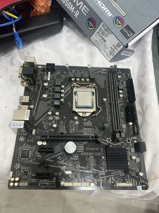 Материнская плата с процессором