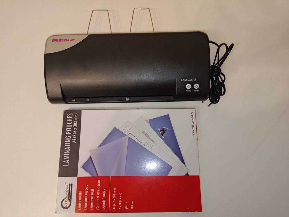 Стол от естествена черна кожа. В отлично състояние. 1бр-90€, 6бр-480€