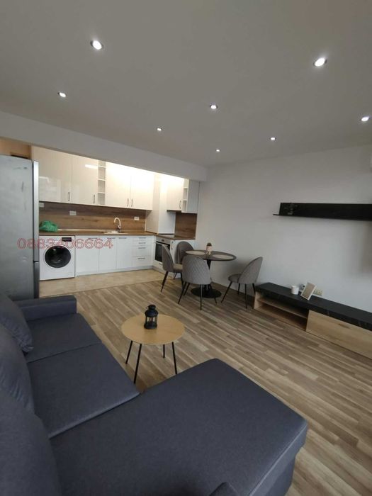 Дава се под наем Двустаен апартамент в Стара Загора, Център - 65 кв.м за 382.5 € - Снимка #1