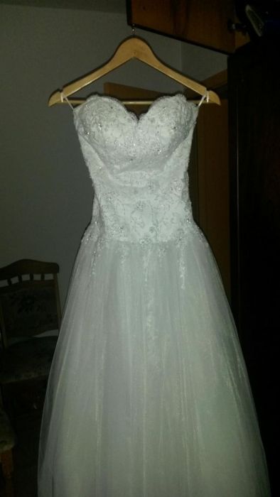 vand rochie de mireasa model printesa