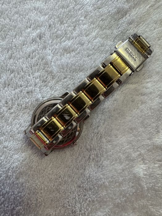 Дамски часовник GUESS