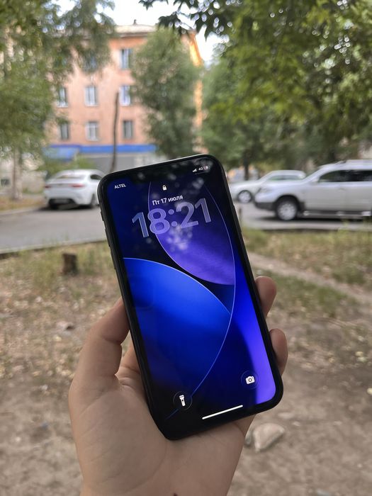 Продам Айфон 11 состояние нормальное