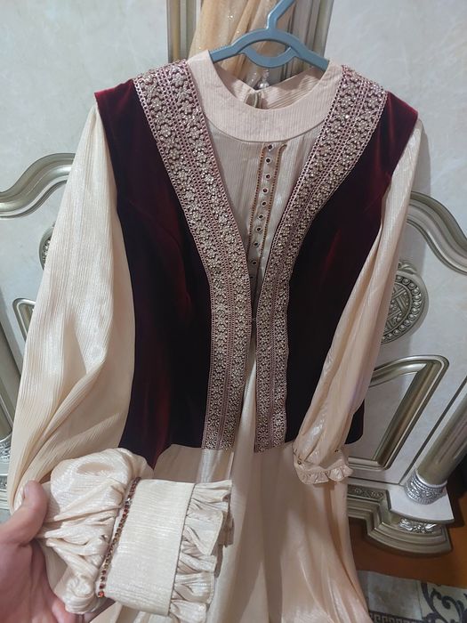 Milliy libos va oqshom liboslari