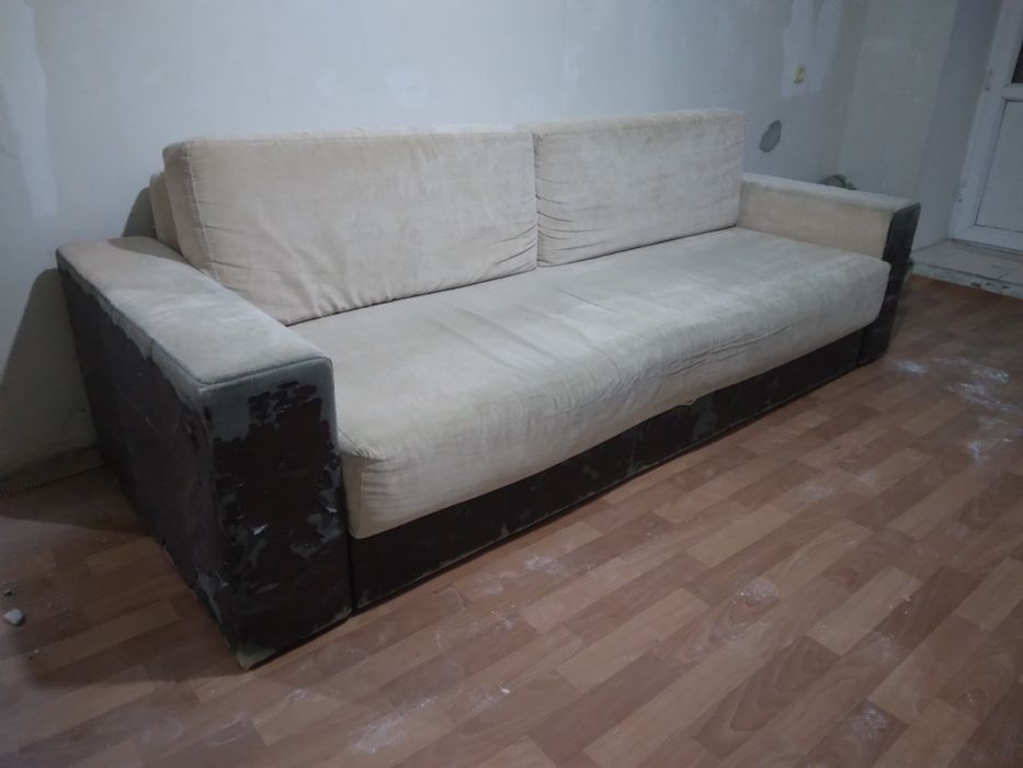 Отдам Диван Б/У ДАРОМ