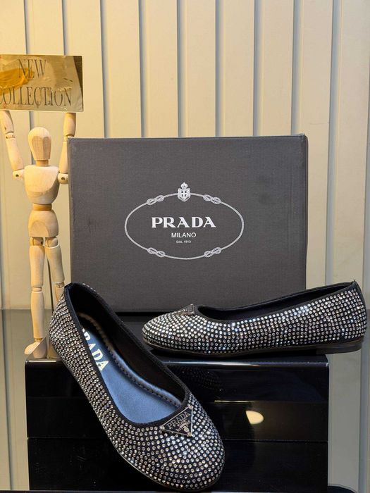 Balerini dama cu pietre