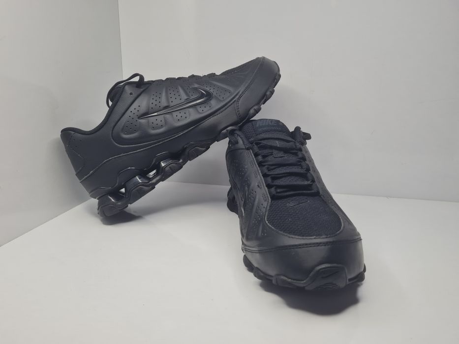 Маратонки Nike Reax 8

Чисто нови с кутия.

Размер 42 стелка 26.5 см.

Цена 70 евро.