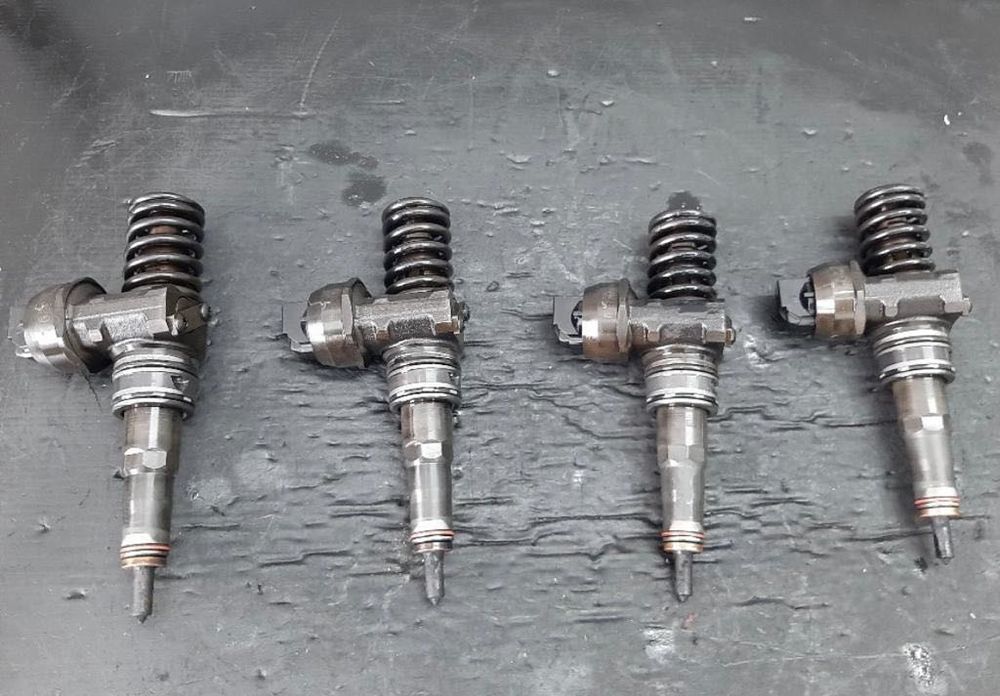 Injector VW Passat B6 2.0 TDi BMP 038130073BQ