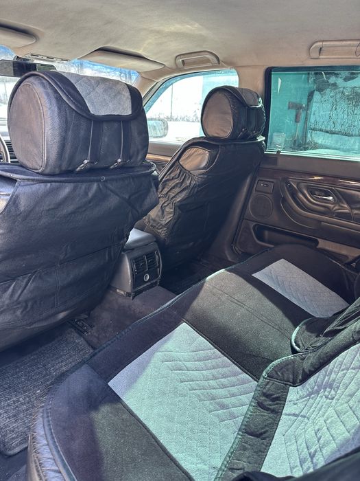 Продаю бмв е38 срочно