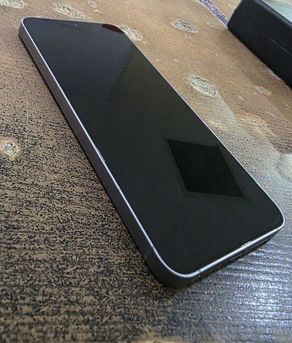 Продам samsung s25 + в идеальном состояние