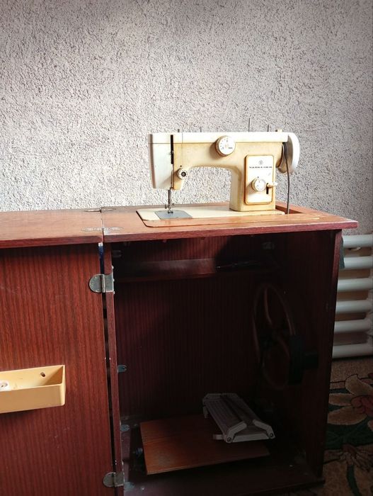 Швейная машинка Чайка